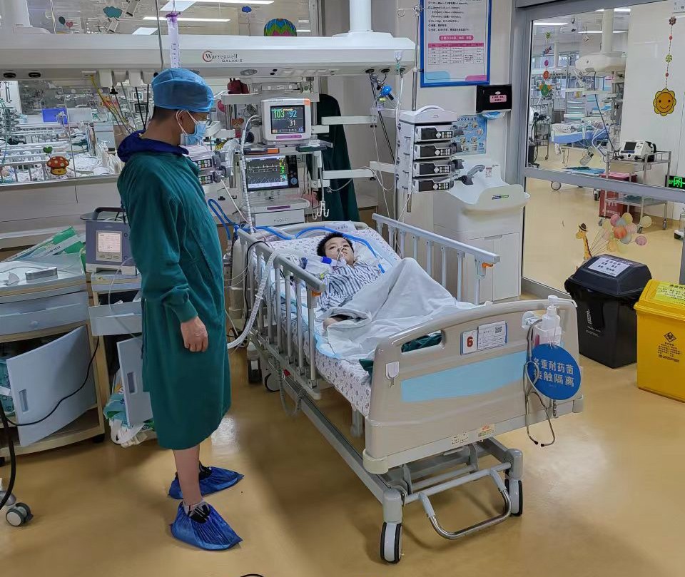 巴里坤哈萨克跨省救护车出租公司