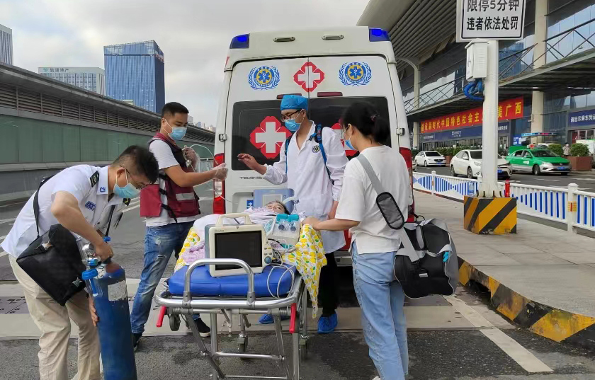 巴里坤哈萨克救护车出租公司